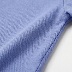 T-shirt court pour femme à col en V, 100 % coton biologique de luxe, pré-rétréci, doux, respirant, coupe décontractée, couleur personnalisable - Product Image 2