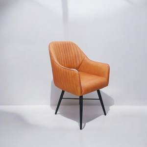 Nueva Silla de Comedor de Cuero Color Marrón con Tapicería Hecha a Mano y Patas Metálicas Resistentes para Restaurante y Hotel - Product Image 2