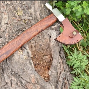 Hacha vikinga de acero con alto contenido de carbono, mango de palisandro, hacha hecha a mano, hacha vikinga, regalo para hombres, hacha de tala, acero al carbono - Product Image 3