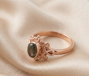 แหวนเงินแท้ 925 ชุบทองคำขาว 14k ประดับด้วยลาบราดอไรต์สีน้ำเงินรูปวงรี ดีไซน์โบโฮวินเทจลายฉลุ ประดับอัญมณี - Product Image 3