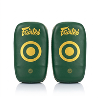Almohadilla de Entrenamiento Manual Fairtex, Construcción Premium para Entrenamiento Físico, Coaching y Mejora de Habilidades
