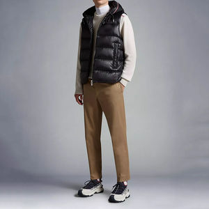 2026 En gros, vestes et gilets matelassés pour hommes, personnalisés, noirs, à fermeture éclair, avec capuche, thermiques, en duvet, réfléchissants, style mode - Product Image 3