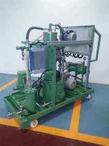 Machine de filtration d'huile pour transformateurs et turbines avec technologie de déshydratation à faible vide et d'élimination de l'eau - Product Image 1