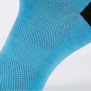 Calcetines Deportivos para Hombre, Estilo Regular, Tejidos a Rayas, Transpirables, de Spandex, Poliéster y Algodón, para Verano - Product Image 5