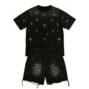 เสื้อและกางเกงขาสั้นสีดำสำหรับผู้ชาย พิมพ์ลายโลโก้ตามสั่ง ล้างสีแบบแอซิด ประดับด้วยคริสตัล ขายดีที่สุด สำหรับสตรีทแวร์ วินเทจ คุณภาพสูง - Product Image 1