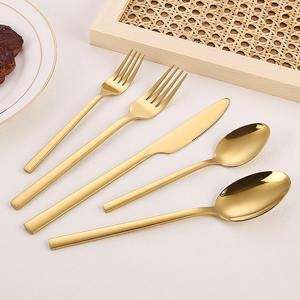 ชุดอุปกรณ์รับประทานอาหารรักษ์โลกสีทองอร่าม 24 ชิ้น ผลิตจากสแตนเลสอย่างประณีต สำหรับจัดโต๊ะอาหารอย่างหรูหราสำหรับแขก 6 ท่าน - Product Image 1