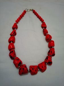 Collier pour femmes en provenance d'Inde, look tendance, collier en résine fait main avec fermoir à vis par Perfect Enterprises - Product Image 5