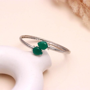 Pulsera de Perlas y Esmeraldas de Primera Calidad, Chapada en Plata 925, Ajustable, Elegante, para Mujer, Regalo para Ella - Product Image 1