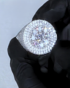 Anillo de cóctel de lujo para hombre de plata 925 con diamantes, corte brillante redondo, engaste pavé, estilo compromiso - Product Image 1