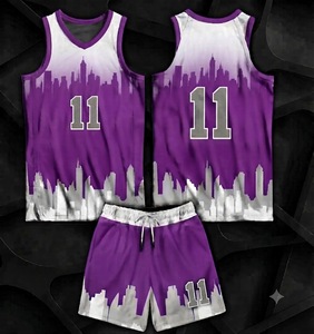 Ensemble de maillots de basket personnalisés vert et blanc sublimés, design urbain, uniforme de basket respirant pour hommes, femmes et équipes - Product Image 3