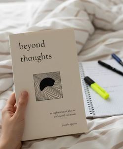 Más allá de los pensamientos de Joseph Nguyen, libro en inglés con tapa blanda, libro sobre mindfulness y crecimiento personal - Product Image 2