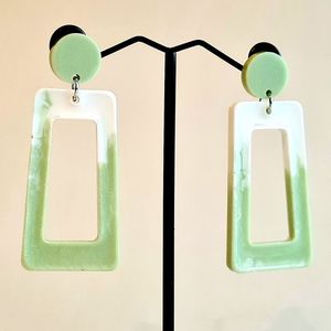 Luxury Botanical Resin <b>Earrings</b> with Preserved Flowers, <b>Gold</b> Flakes & Artistic Handmade Finish - Product Image 5