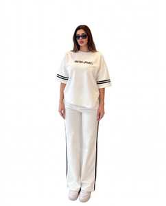 Conjunto Deportivo OneTen Apparel para Mujer, Color Granate, Bloques de Color, Manga Corta, Cierre de Cremallera, Forro Polar Antipilling, Estampado Digital, Pantalones Largos - Product Image 5