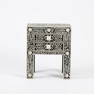 Mesa de Noche Artesanal con Incrustaciones de Hueso en Blanco y Negro, 2 Cajones, Patrón Floral, Mesa Auxiliar de Madera Sólida para Dormitorio - Product Image 1