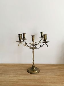 Candelabro de Latón Estilo Colonial Retro - Portavelas Decorativo de Metal con Acabado Artesanal para Hogar y Mayoristas de Regalos - Product Image 6