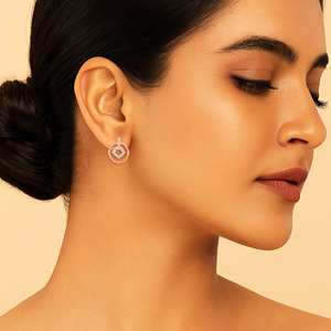 Boucles d'oreilles rondes élégantes en or rose à texture corde avec pierres CZ effet diamant pour femmes - Product Image 4