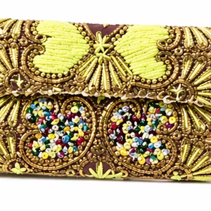 Pochette artisanale en perles dorées |   Sac à main de soirée orné |   Sac à main pour fêtes et mariages, élégant et fait main, sac statement - Product Image 1