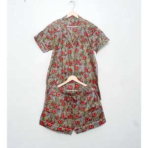 Pyjama court à fermeture boutonnée, manches courtes, personnalisé pour femmes, en modal et coton, léger et respirant, imprimé numériquement, ensemble de pyjama d'été - Product Image 6