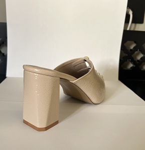 Sandalias Negras de Tacón Grueso con Tira en T, Punta Cuadrada, Cierre de Hebilla, Tacón Bajo, Elegantes Zapatos de Verano para Mujer - Product Image 4