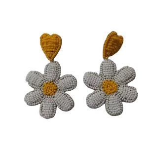 Pendientes Huggie de Verano Estilo Bohemia para Mujer, Novedad, con Cuentas Acrílicas y de Cristal, Colgantes, Coloridos, para Fiestas, Regalos, Diseño de Caña de Azúcar - Product Image 5