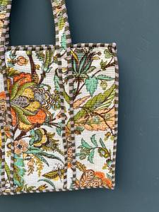 กระเป๋าโท้ทผ้าฝ้ายทำมือ สีพื้น ปิดซิป พกพาสะดวก สำหรับผู้หญิง ใช้ได้ทั้งไปเที่ยวทะเล ช้อปปิ้ง หรือเป็นของขวัญ - Product Image 4