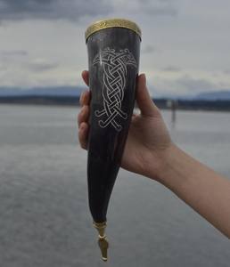 Vaso de Cuerno de Búfalo de Lujo, Tallado a Mano, Elegante, Resistente, Único, Auténtico, Regalo Vikingo Nórdico - Product Image 3