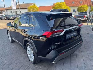 Toyota RAV4 2024 – SUV Híbrido Confiable con Eficiencia de Combustible y Tecnología Moderna - Product Image 4