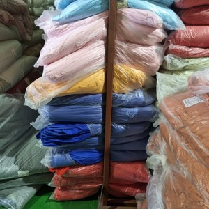 ผลิตในเกาหลี ผ้าถักคอตตอน 100% ผ้ายืดเนื้อนุ่ม คุณภาพสูง สีพื้น ย้อมสีเรียบ สำหรับตัดเย็บเสื้อผ้า - Product Image 4
