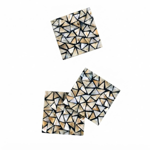 Sous-verres ronds faits main en nacre incrustée, sous-verres en coquille d'ormeau pour la décoration de table basse, vente en gros d'articles de table en nacre - Product Image 3