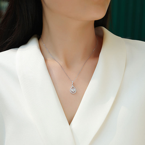 Collier ras du cou de luxe plaqué or 18 carats avec diamant de laboratoire taille brillant rond, certifié IGI, pendentif de mariage - Product Image 2