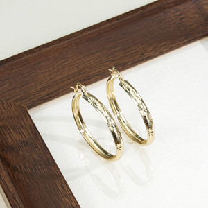 Boucles d'oreilles créoles géométriques plaquées or 14 carats pour femmes, tendance, texturées, lisses, carrées et rondes, bijoux de mode pour les soirées - Product Image 4
