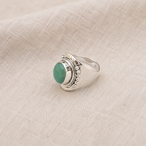 Bague en chrysoprase verte naturelle, argent sterling 925, bague statement, bague cocktail en pierre précieuse faite à la main, bijoux pour femmes, pour hommes et femmes - Product Image 6