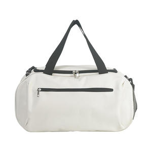 Sac de sport en nylon de qualité supérieure avec bretelles réglables, fermeture éclair robuste, design uni, sac de sport à prix avantageux - Product Image 1