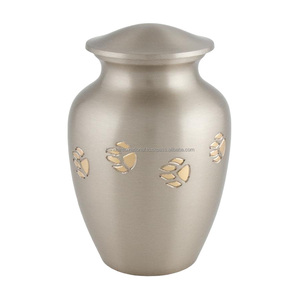 Urnas para mascotas de cremación de latón de alta calidad con estampado de pata, urnas funerarias de Metal con acabado dorado y Peltre para cenizas humanas - Product Image 1