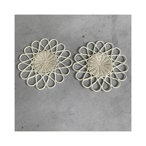Assiette décorative en rotin tressé, base de centre de table faite à la main pour la décoration de mariage et de banquet - Product Image 1