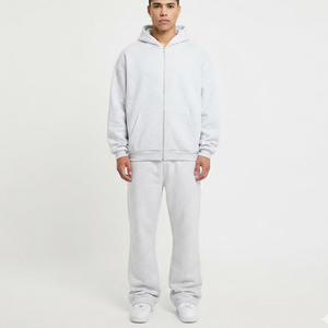 Ensemble de survêtement homme personnalisé en coton avec logo, fabrication OEM, sweats à capuche et pantalons oversize 100 % coton avec logo lettré, style streetwear - Product Image 1