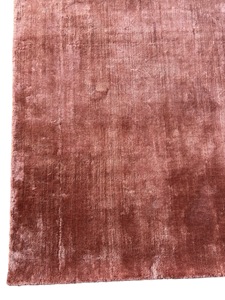 พรมผ้าไหมลายกุหลาบมีฝุ่นพรมปูพื้นเรียบง่ายแบบเรียบง่ายหรูหรา - Product Image 1
