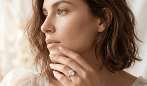 Bague de fiançailles en diamant taille ovale Juliet avec bande pavée halo pour femme, diamants de laboratoire - Product Image 6