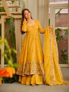 Nouvelle collection de costumes Anarkali 3 pièces, parfaits pour les occasions festives. Costume Anarkali prêt-à-porter d'un fournisseur indien. - Product Image 2