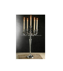 Candelabros de aluminio plateado de cinco brazos ideales para exhibición de velas en iglesias, templos y reuniones formales - Product Image 6