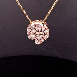 Collar con Colgante de Diamantes en Oro Rosa de Lujo para Mujer |   Elegante Joyería Fina con Diseño de Filigrana de Corazón y Círculo - Product Image 2