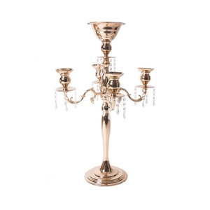Candelabro de diseño atractivo en metal y cristal con florero para eventos decorativos - Product Image 1
