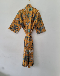 Kimono de Algodón Amarillo Mostaza Hecho a Mano para Mujer con Estampado Tradicional Indio a Bloque, Tema de Selva y Safari, para Verano - Product Image 2