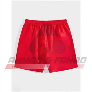 Shorts de sport pour homme en tricot rouge à séchage rapide, coupe classique, design uni - Product Image 1