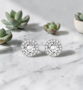 Pendientes Clásicos de Lujo con Diamantes de Moissanita VVS en Plata de Ley 925, Corte Redondo, Joyería Fina - Product Image 1