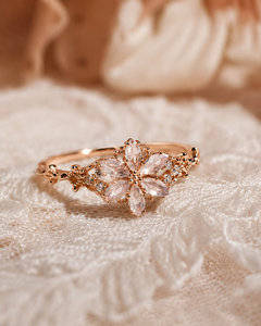 Elegante Anillo Floral de Latón Chapado en Oro con Circonita Cúbica Rosa, Joyería de Moda de Lujo para Mujer, Ajustable, para Fiestas - Product Image 3