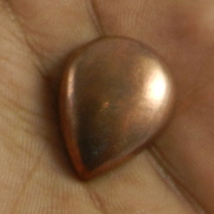 Piedra Preciosa de Pirita de Cobre de 19x24 mm, 6.85 g, Forma de Pera, Cabujón Hecho a Mano - Product Image 3