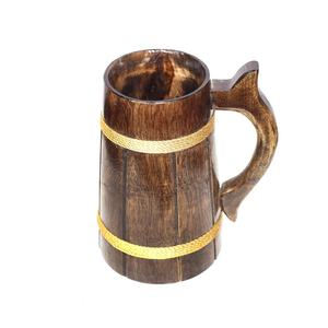 Chope à bière en bois poli faite à la main, marron rétro, style traditionnel - Product Image 1