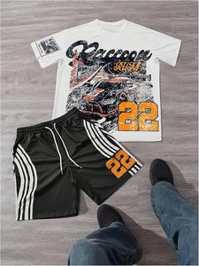 Conjunto Deportivo de 2 Piezas para Hombre, Camisetas con Número Estampado de Manga Corta y Pantalones Cortos Deportivos a Rayas - Product Image 2