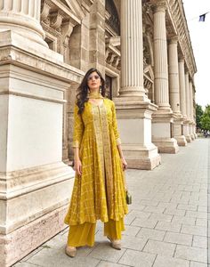 Salwar Kameez prêt-à-porter moderne pour femme, brodé à la main, en tissu Chinon (taille unique) pour mariage et Diwali - Product Image 2